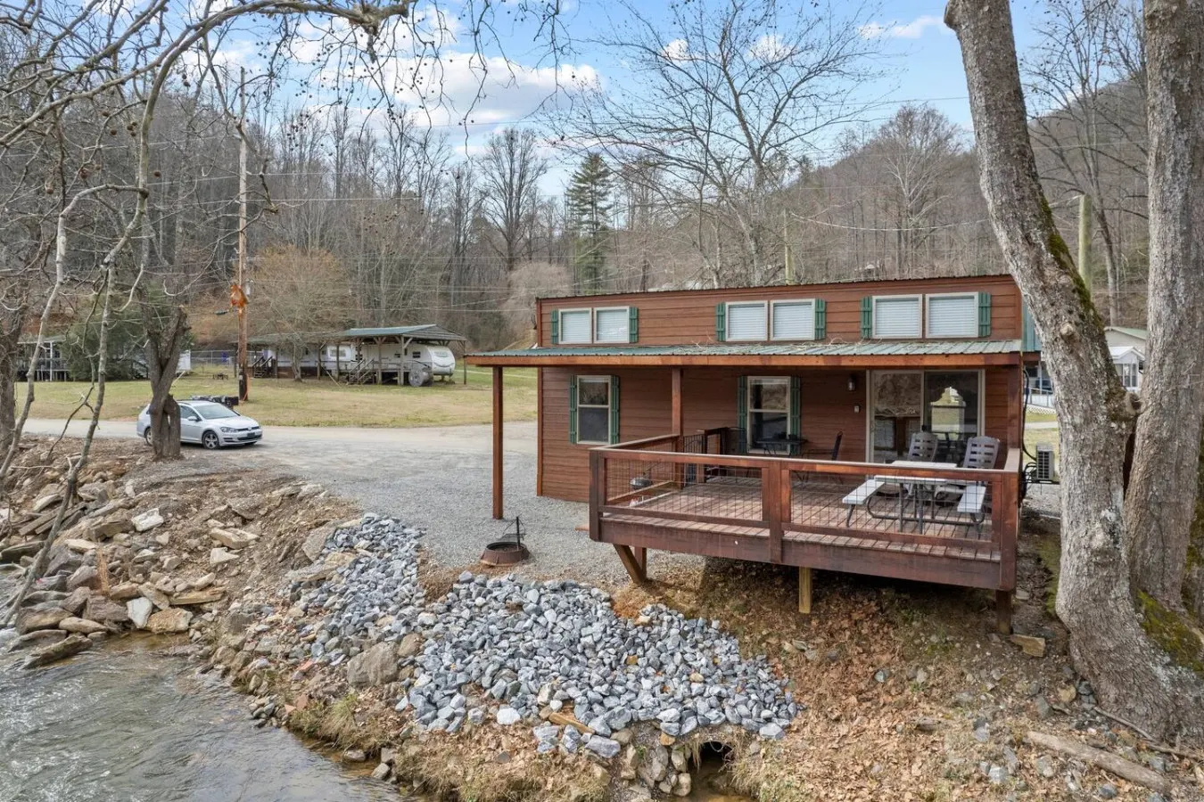 Riverfront Cabin Fish, Hike & 5 Min to Sylva 16