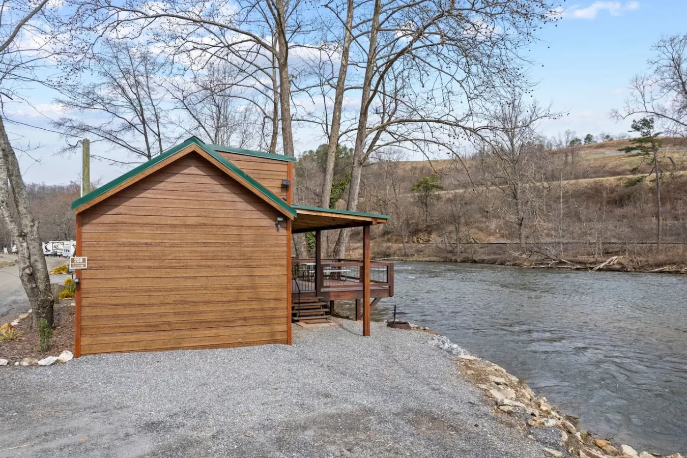 Riverfront Cabin Fish, Hike & 5 Min to Sylva 18