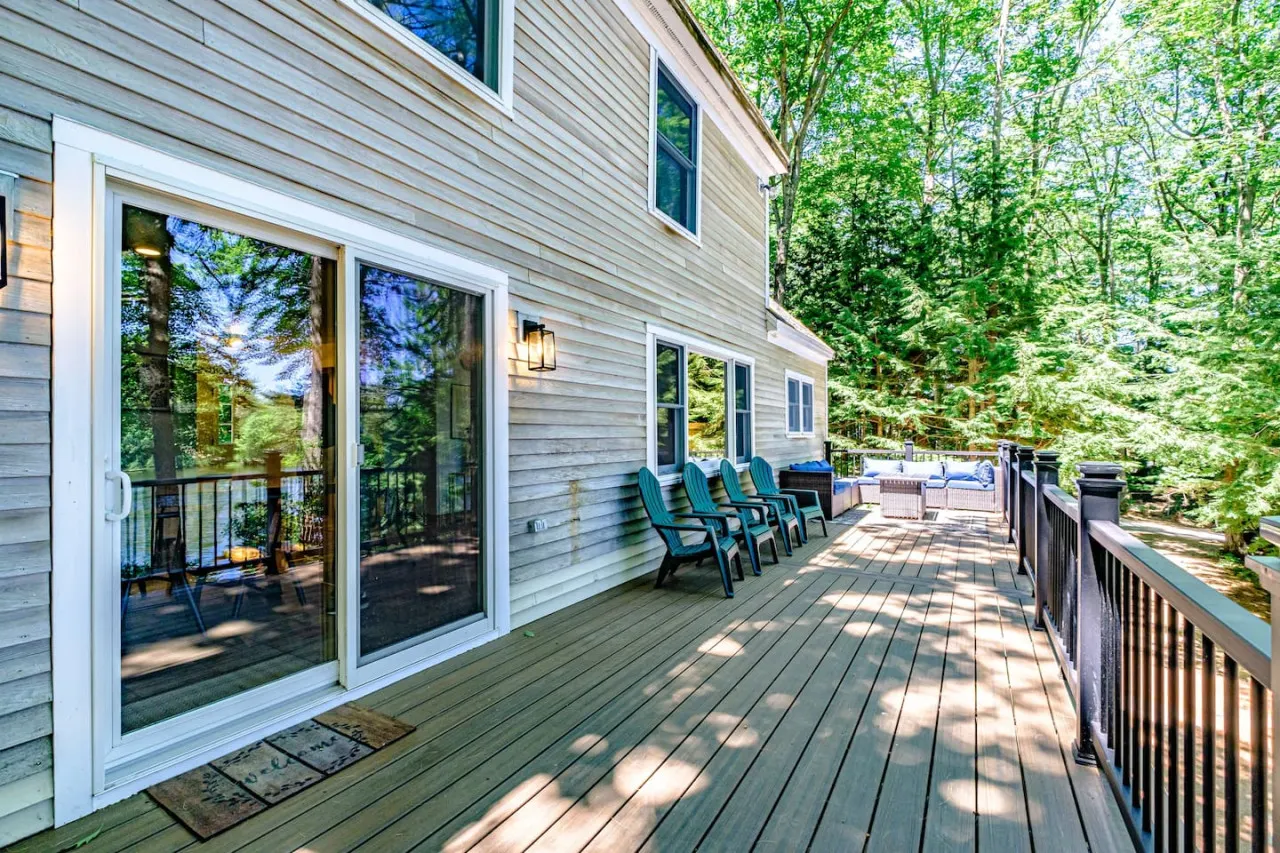 Legacy Cove- A Waterfront Vacation Retreat with Many Amenities 9