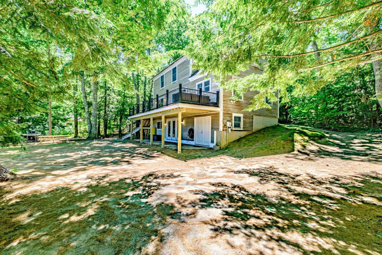 Legacy Cove- A Waterfront Vacation Retreat with Many Amenities 7