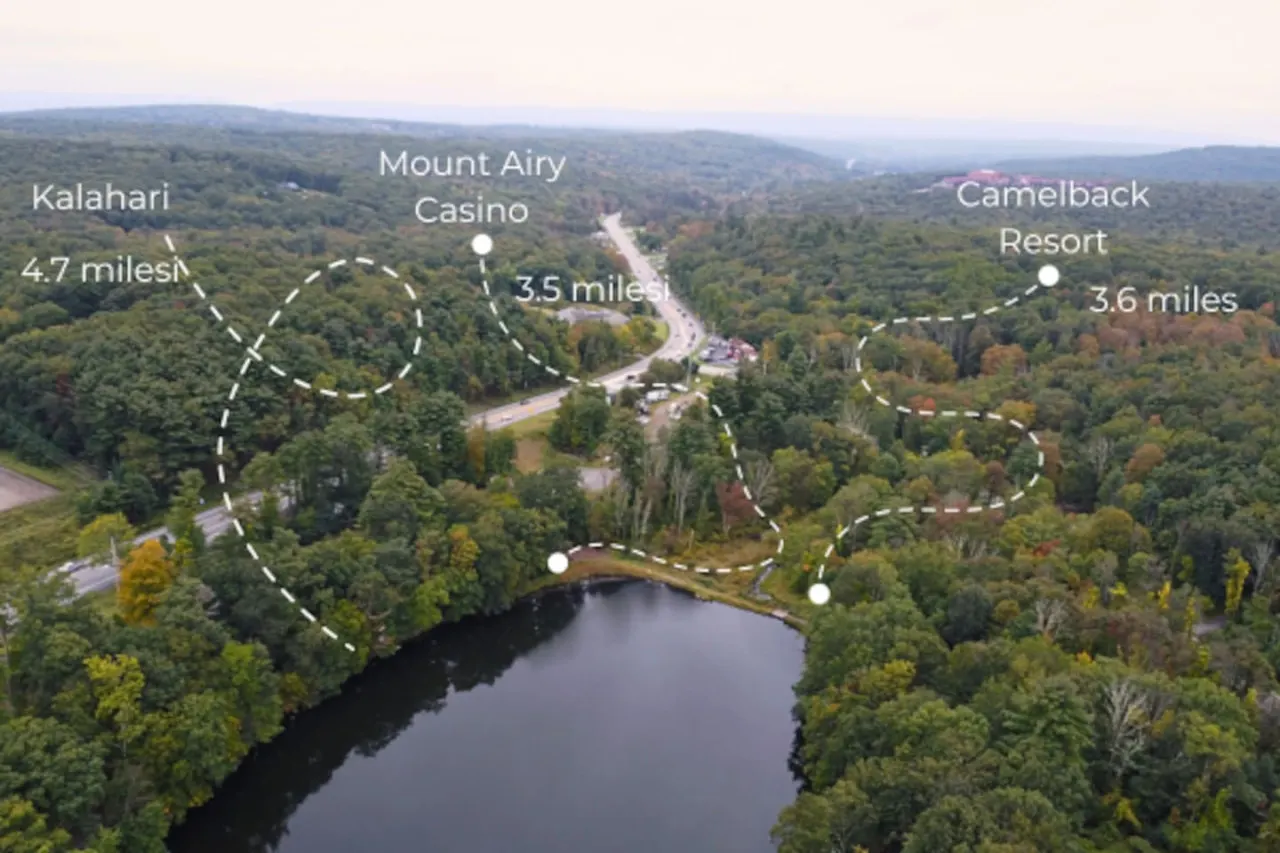 Lakefront Chalet Pocono #1 / 5 min Camelback Ski 10