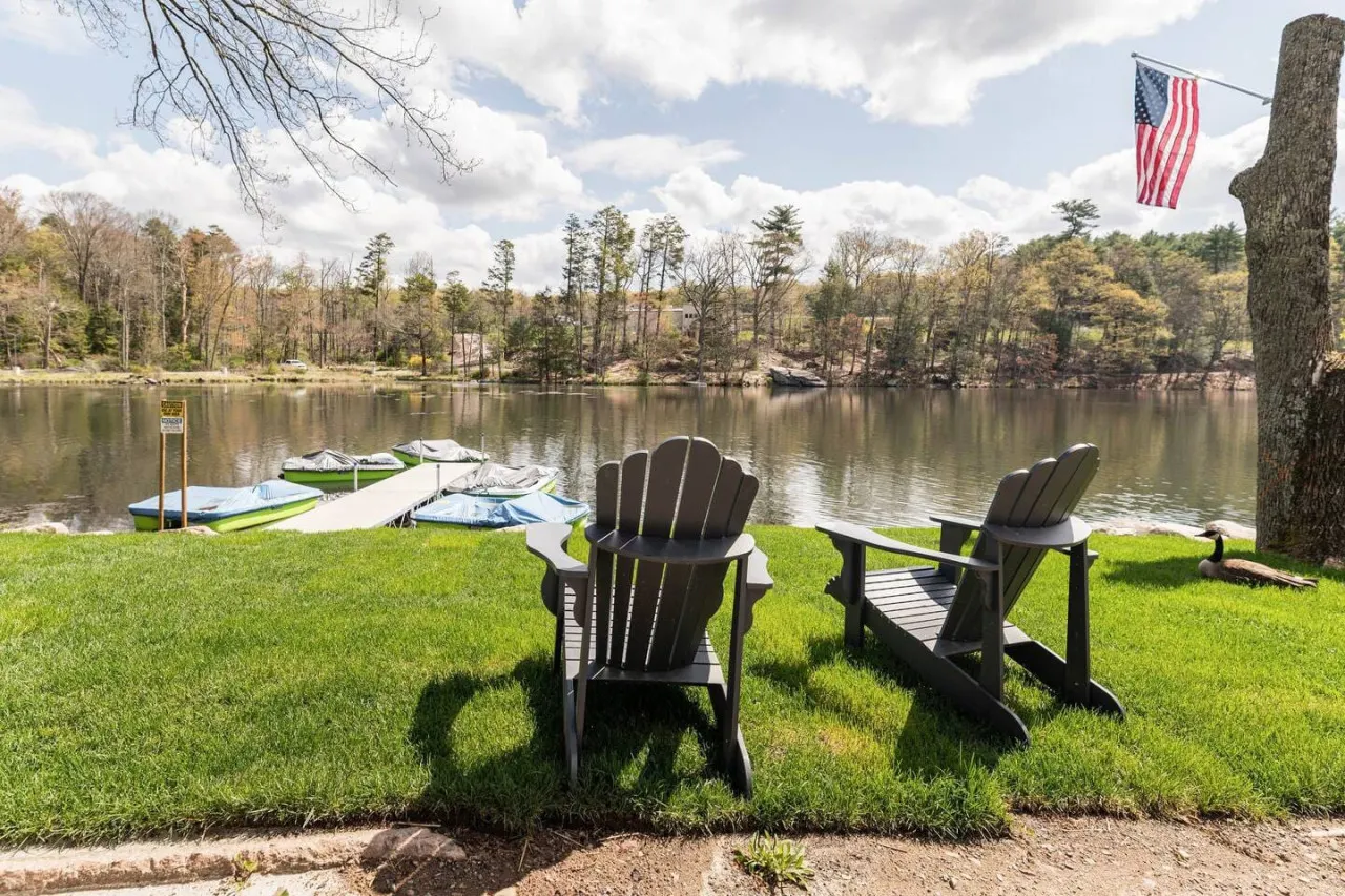 Lakefront Chalet Pocono #1 / 5 min Camelback Ski — photo 5