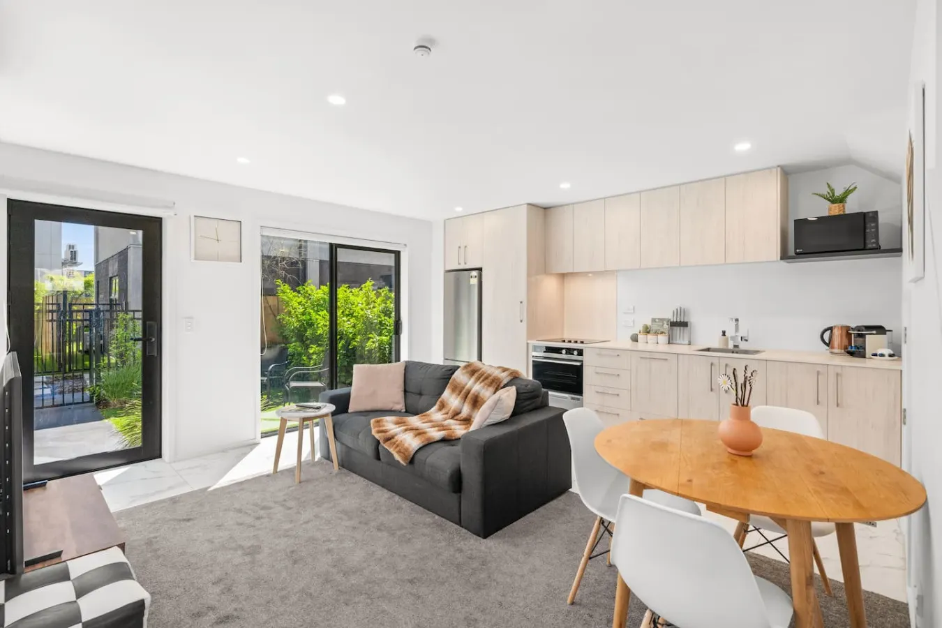 * Walk to TownHall, Casino, Te Pae, Free Car park