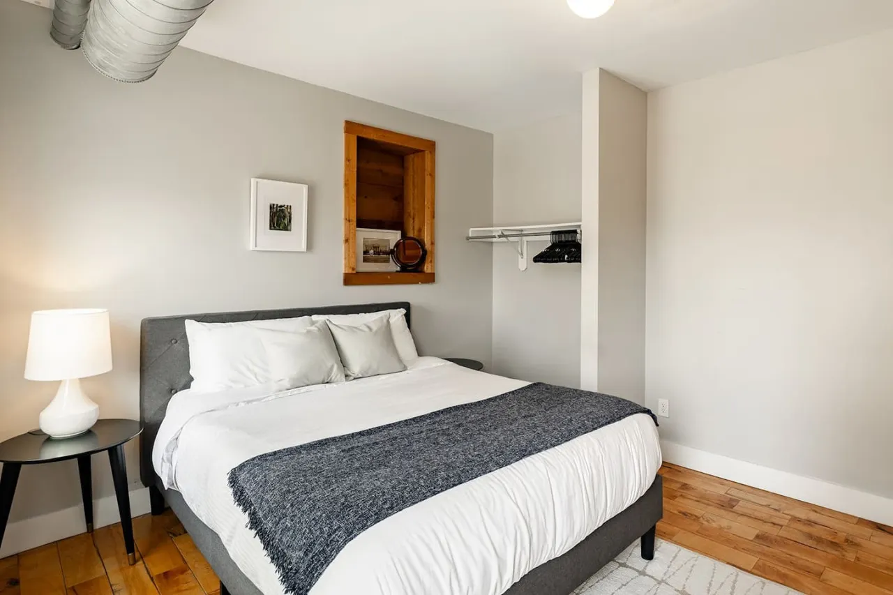 Soaring 2BR Parkside Loft Walkable to it All 18