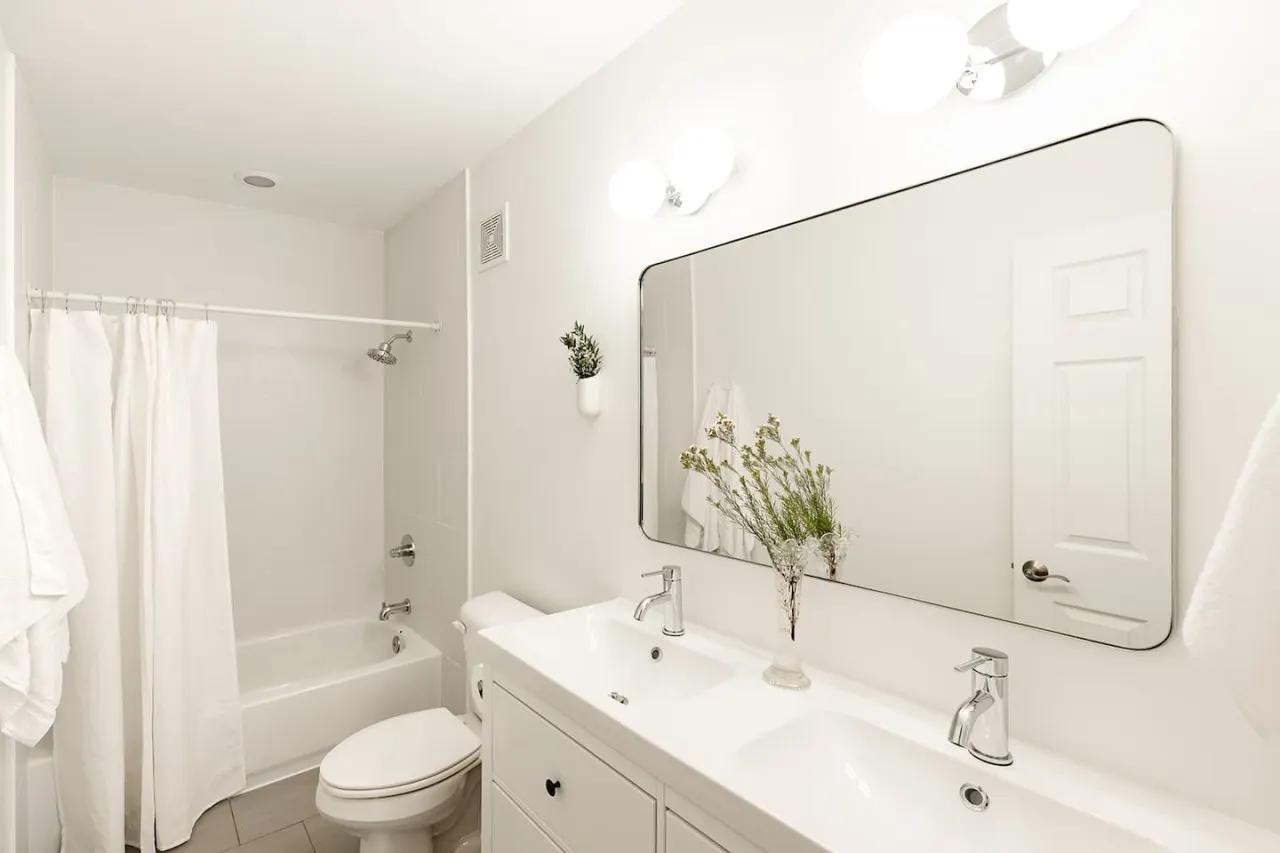 Soaring 2BR Parkside Loft Walkable to it All 6