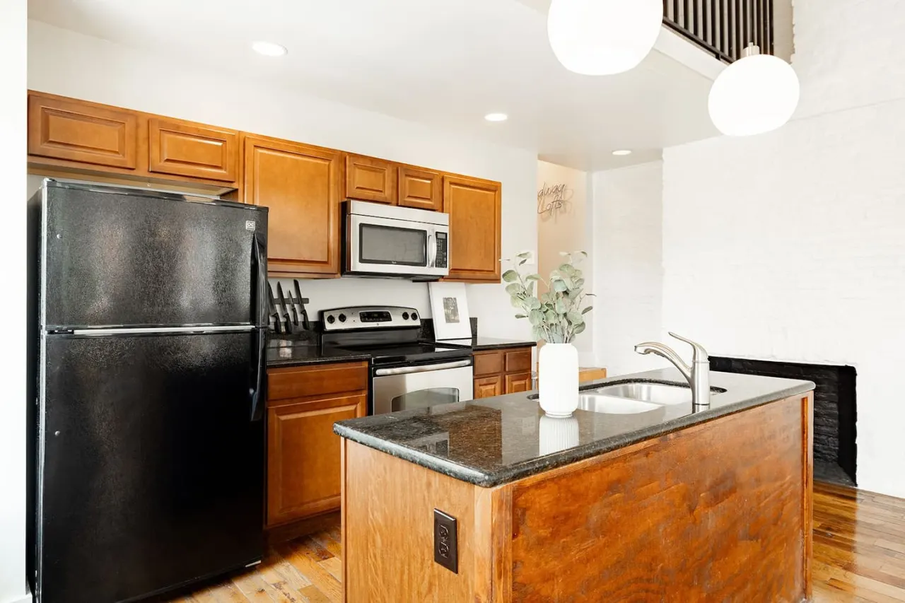 Soaring 2BR Parkside Loft Walkable to it All 7