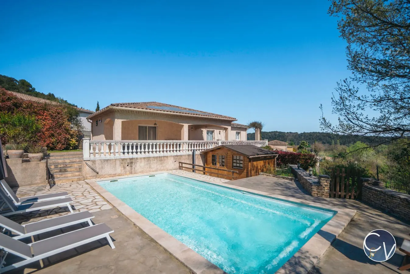 Villa avec vue, piscine & jacuzzi à Goudargues