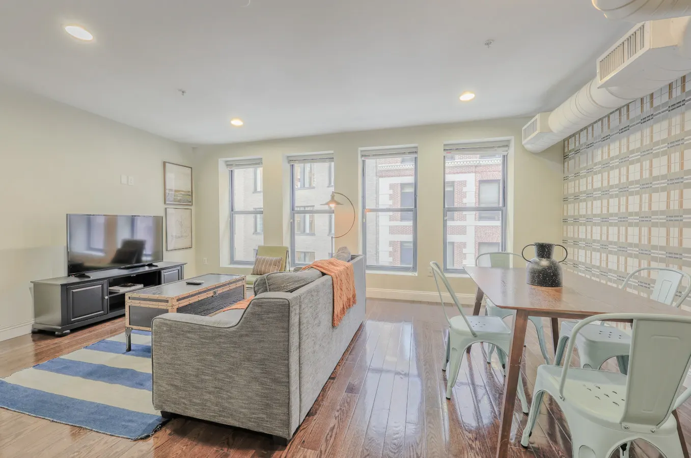 Lux 2br in Heart of FIDI District! 2