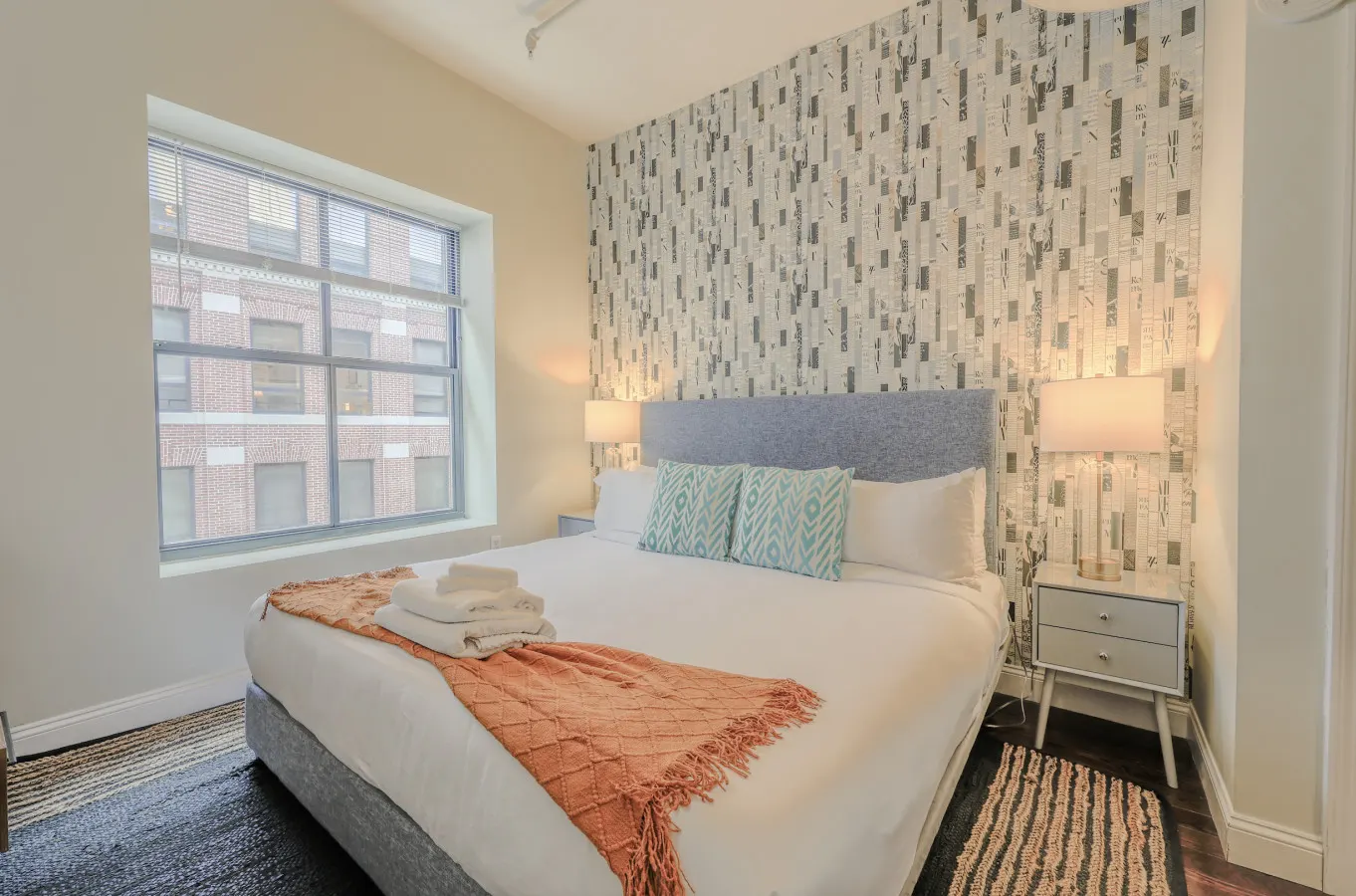 Lux 2br in Heart of FIDI District! 10