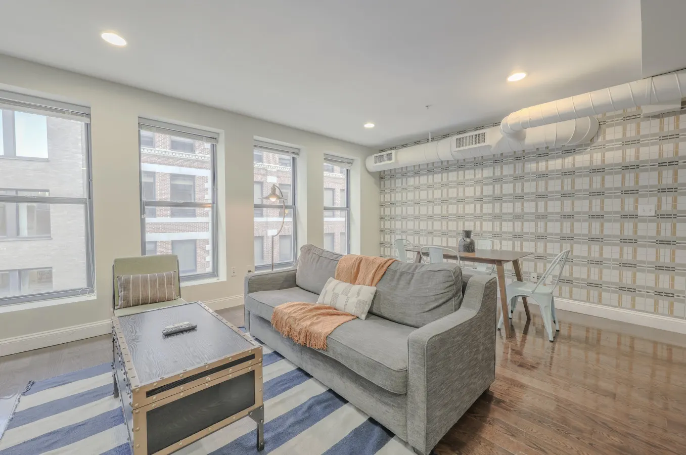 Lux 2br in Heart of FIDI District! 4