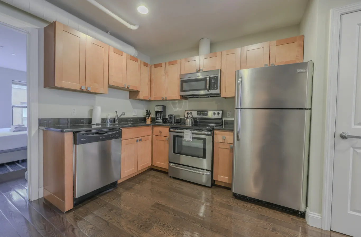 Lux 2br in Heart of FIDI District! 6