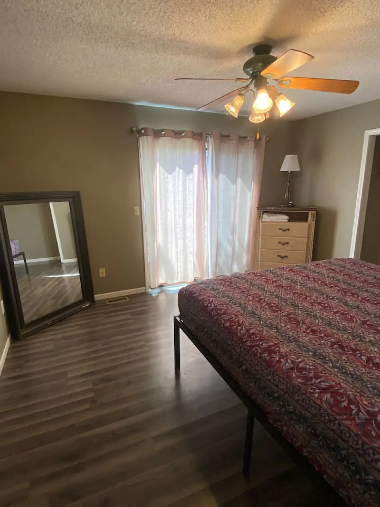 Bungalow- Bachelor/Bachelorette parties welcomed! 4