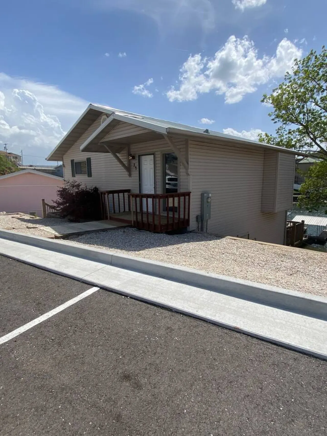 Bungalow- Bachelor/Bachelorette parties welcomed! 5