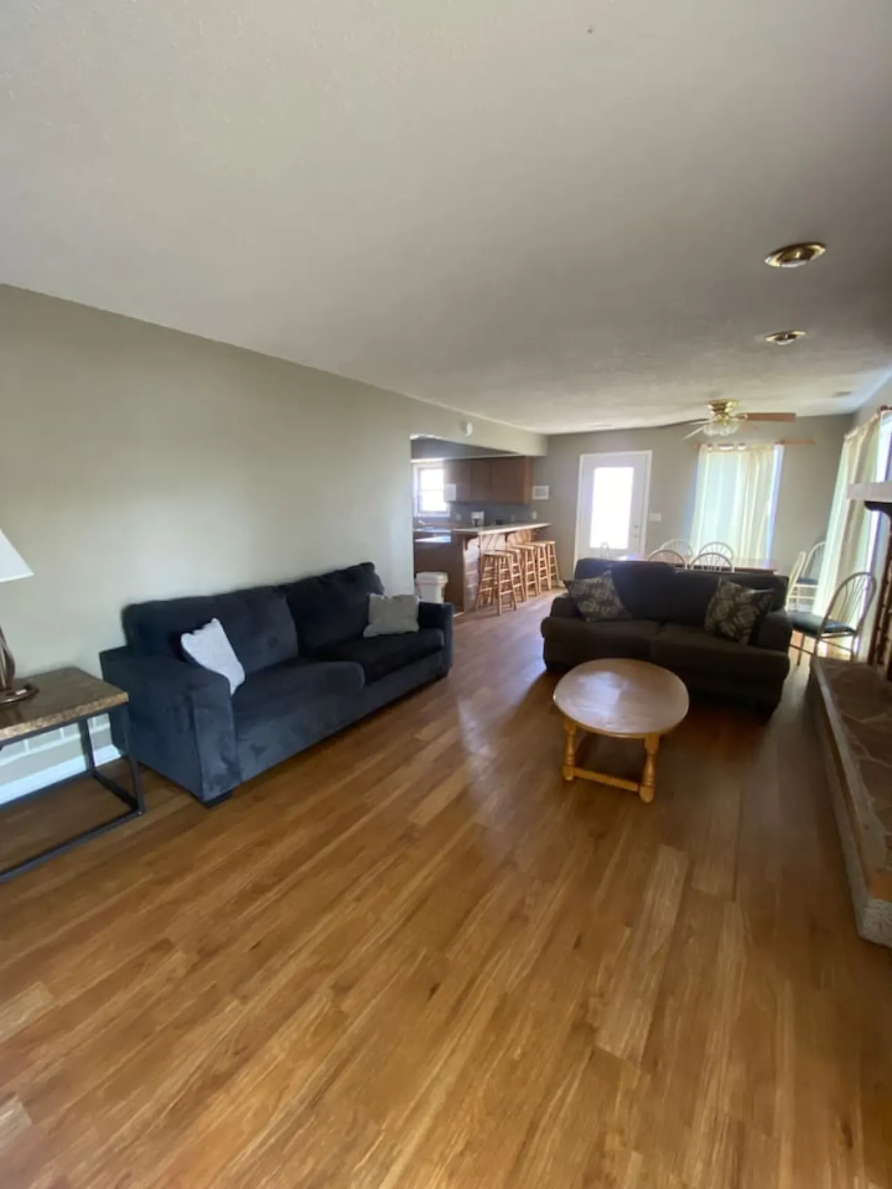 Bungalow- Bachelor/Bachelorette parties welcomed! 7
