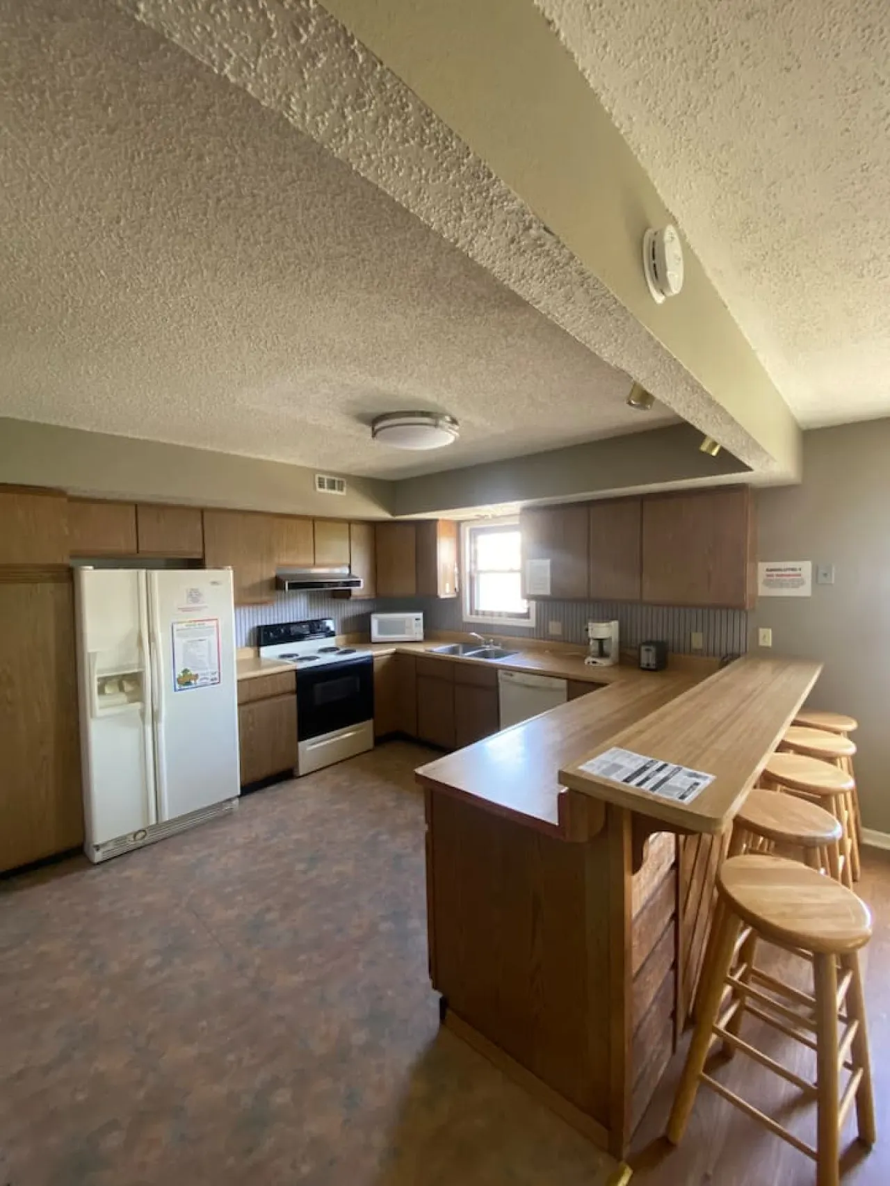 Bungalow- Bachelor/Bachelorette parties welcomed! 8
