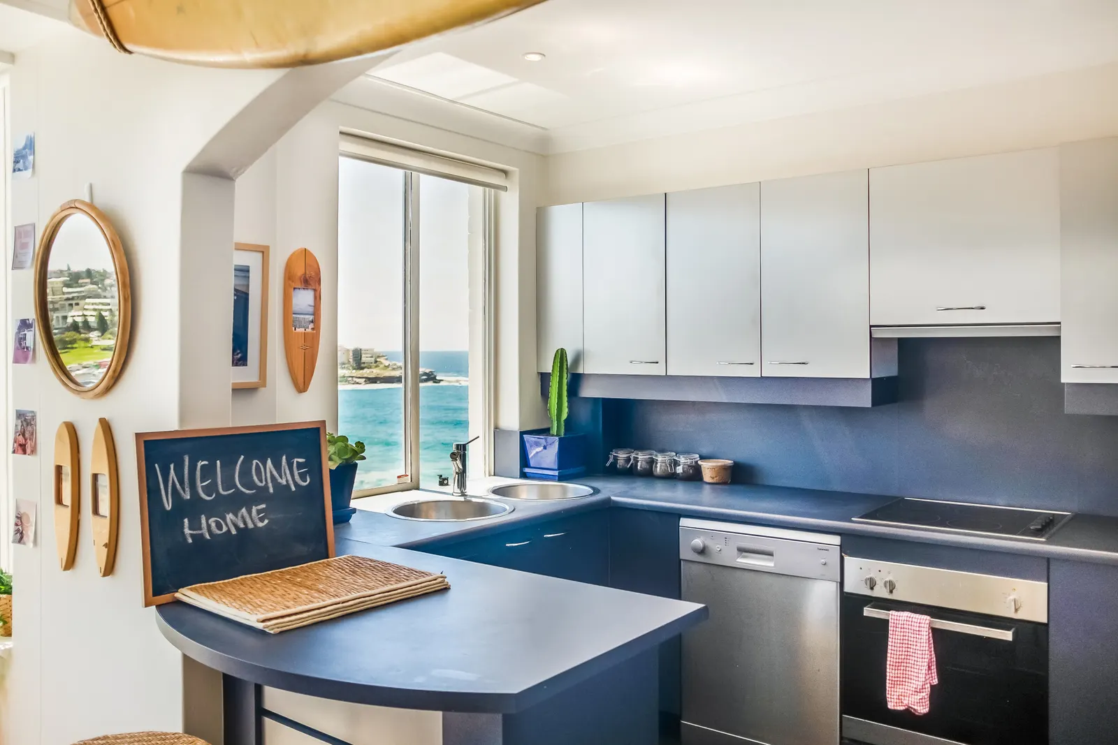 Bondi Cloud Surf House by Sydney Dreams 8