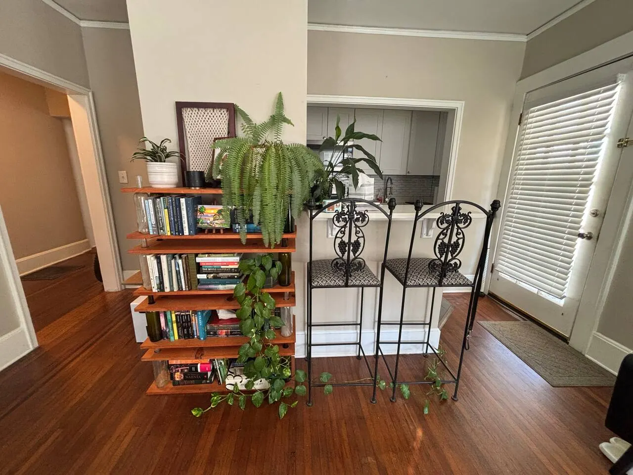 Riverside Retreat: Cozy 1-Bed Haven with Parking — foto 2