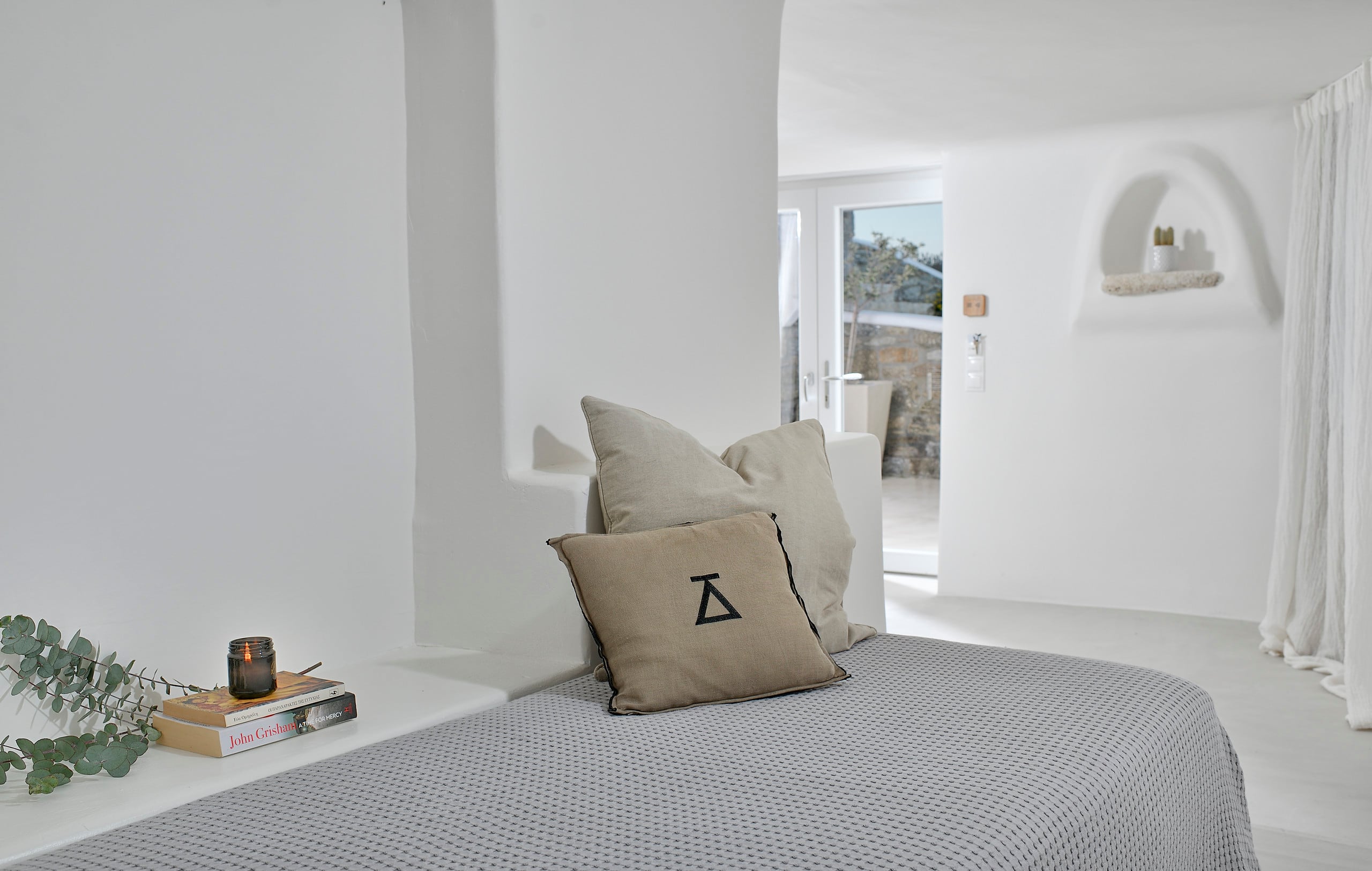 VLIA Mykonos Den | Elegant Cycladic Stay 9