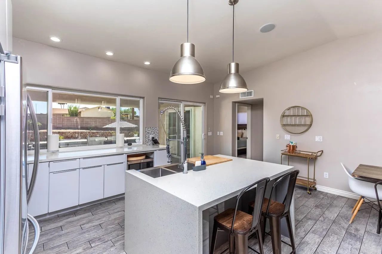 Havasu Sheik - Pool, Spa, Fire Pit, Pets, Ensuite Bathrooms 9