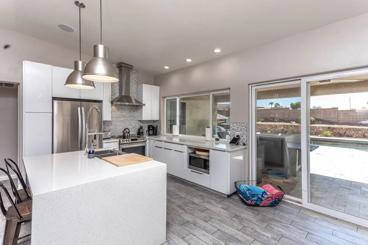Havasu Sheik - Pool, Spa, Fire Pit, Pets, Ensuite Bathrooms 11