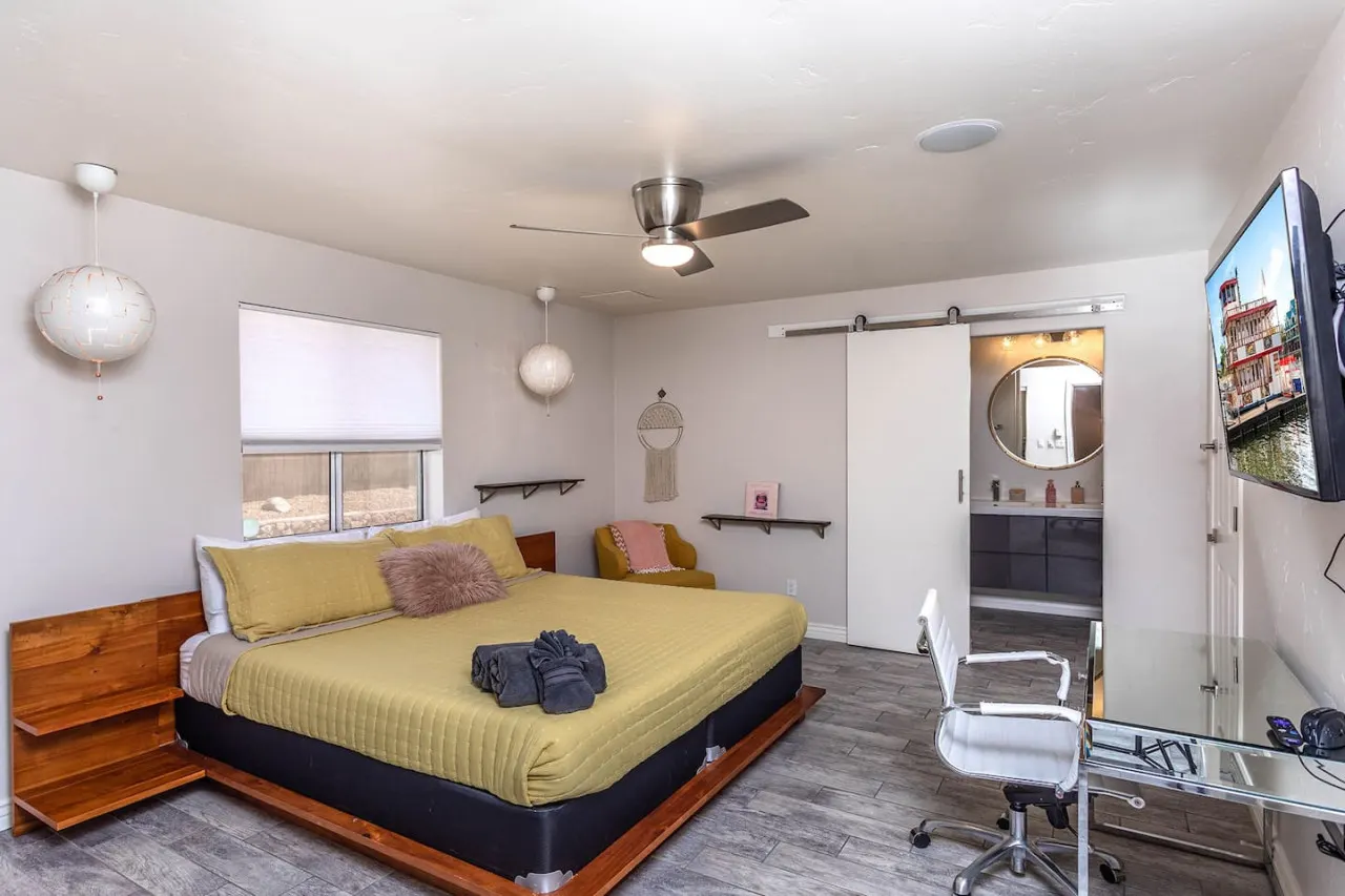 Havasu Sheik - Pool, Spa, Fire Pit, Pets, Ensuite Bathrooms 12
