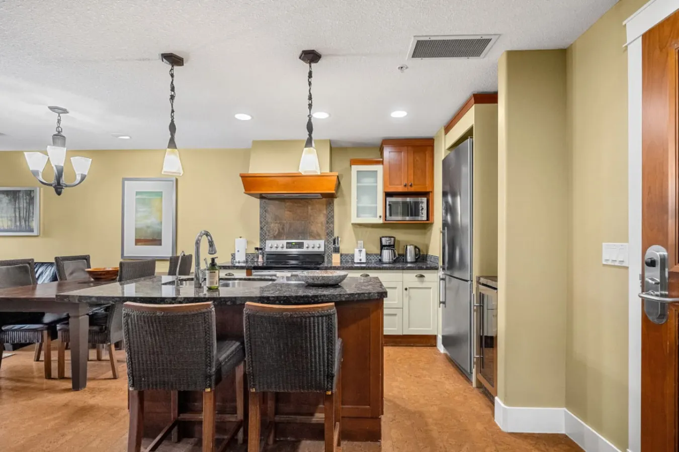 Fireplace Suite: Hot Tub, Pool & Free Park Pass 13
