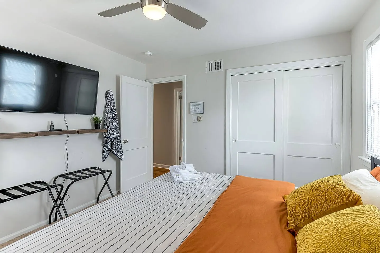 Norfolk Beach Bungalow Pet-Friendly + Deck 9