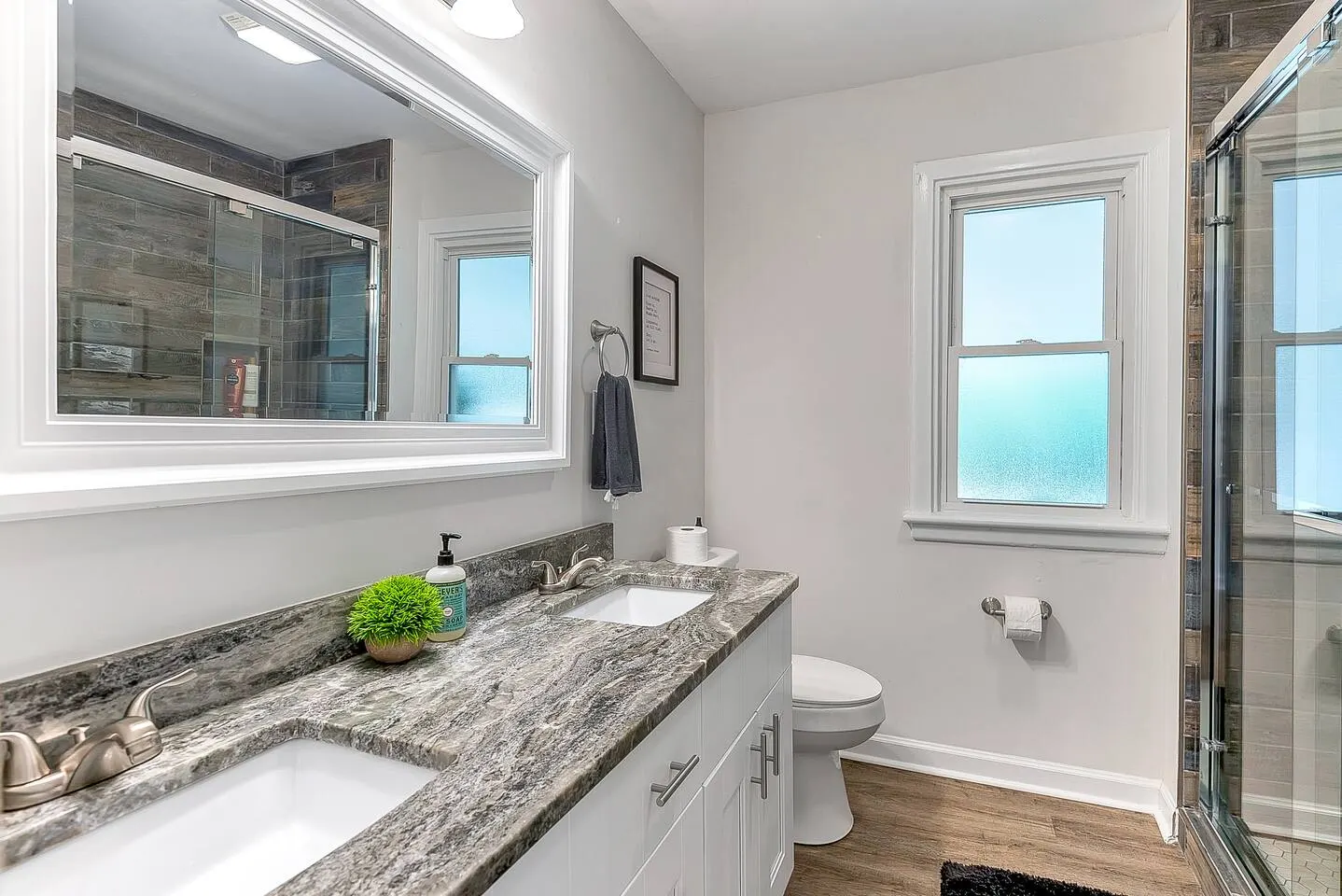 Norfolk Beach Bungalow Pet-Friendly + Deck 19