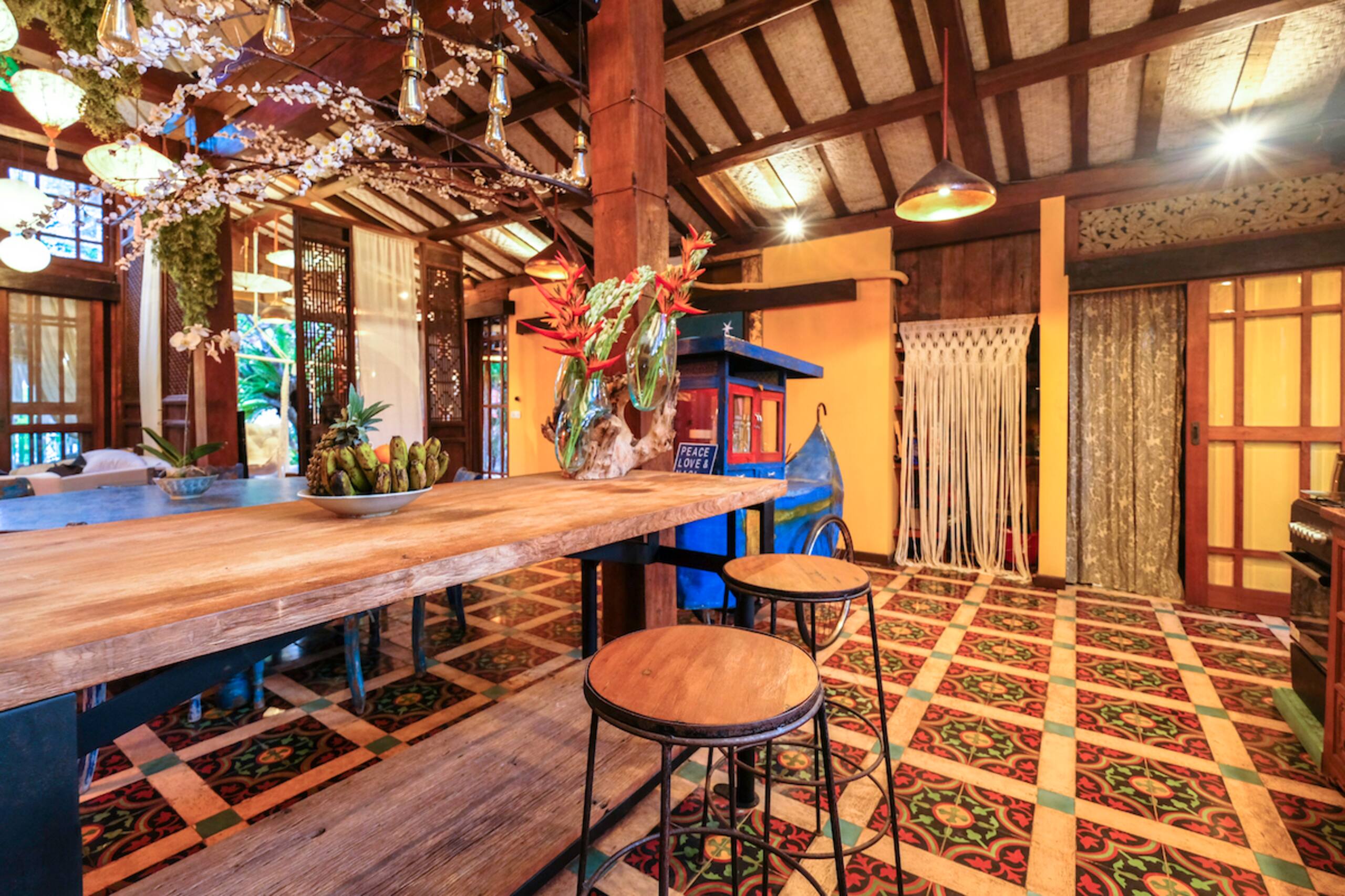 Traditional 3Beds Prime Location in Batu Bolong 14