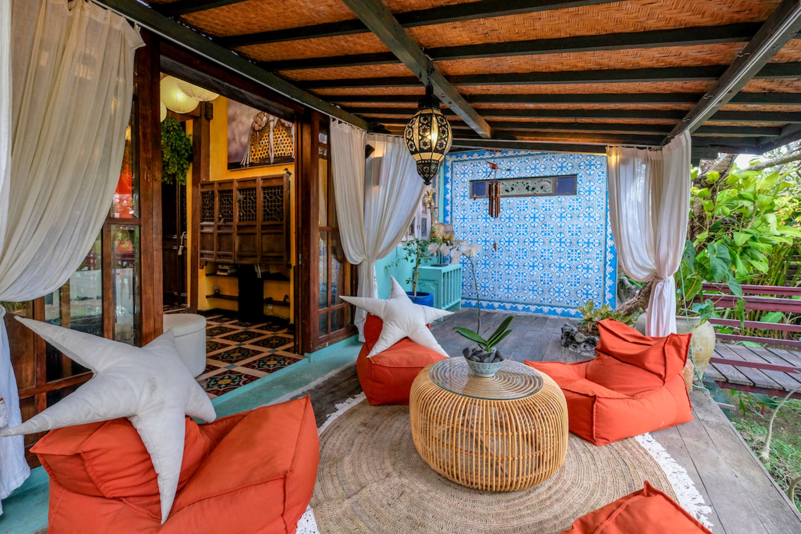 Traditional 3Beds Prime Location in Batu Bolong 30