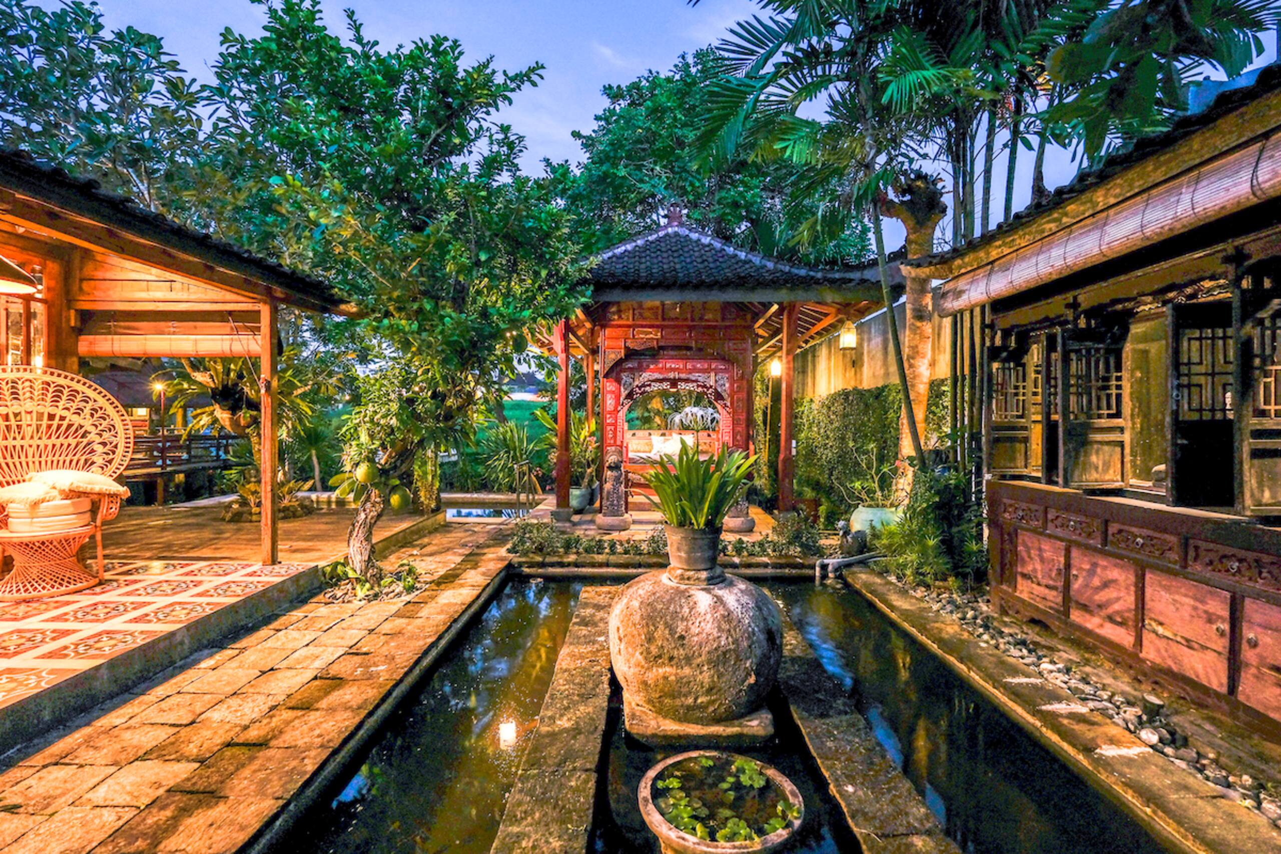 Traditional 3Beds Prime Location in Batu Bolong 27