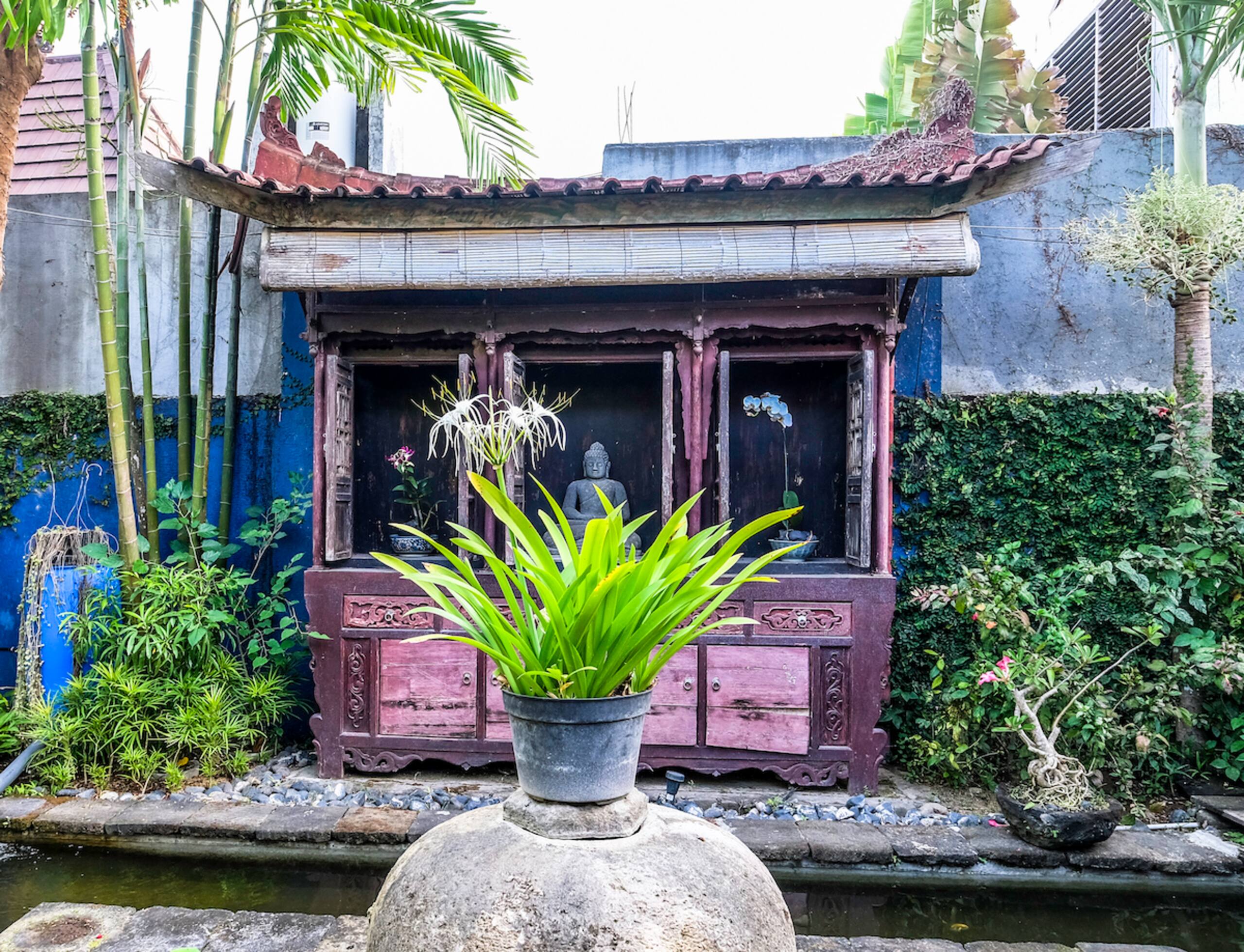 Traditional 3Beds Prime Location in Batu Bolong 9