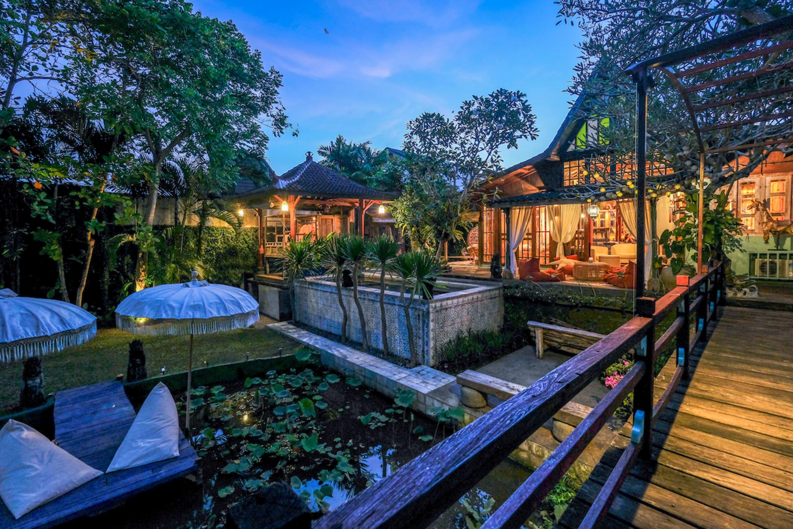 Traditional 3Beds Prime Location in Batu Bolong 26