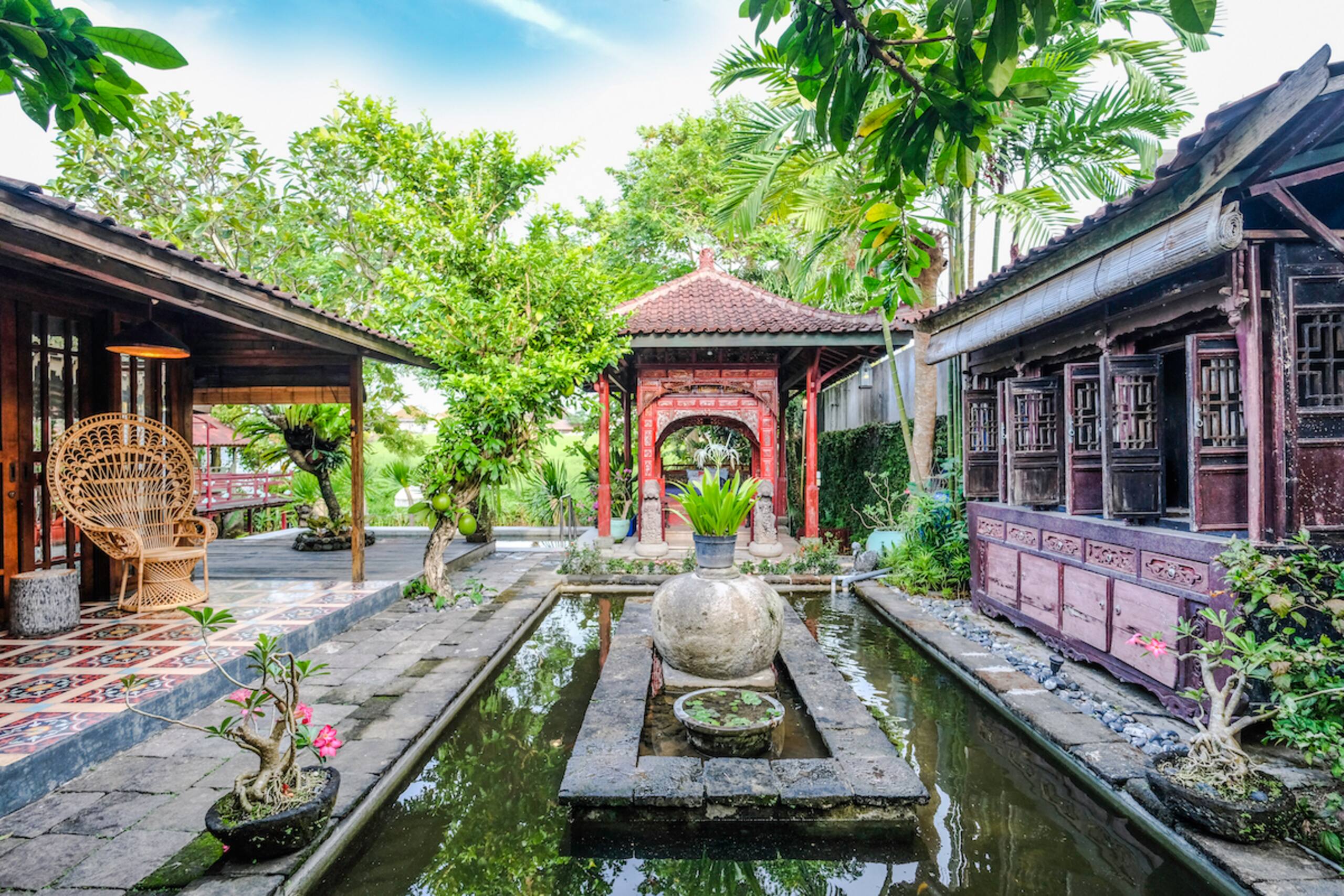 Traditional 3Beds Prime Location in Batu Bolong — photo 4