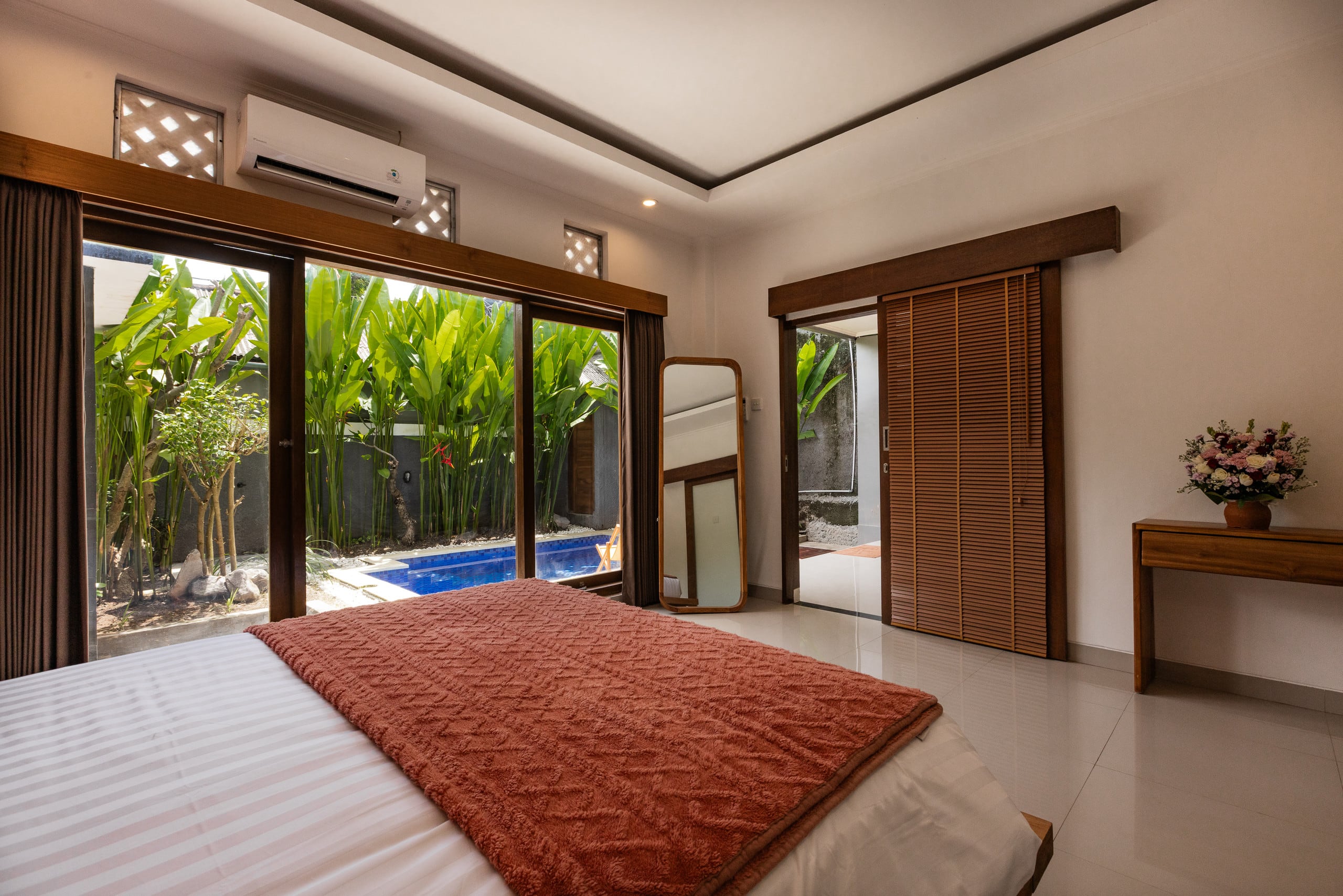 Padma Villa II, 3 BR, Legian 27
