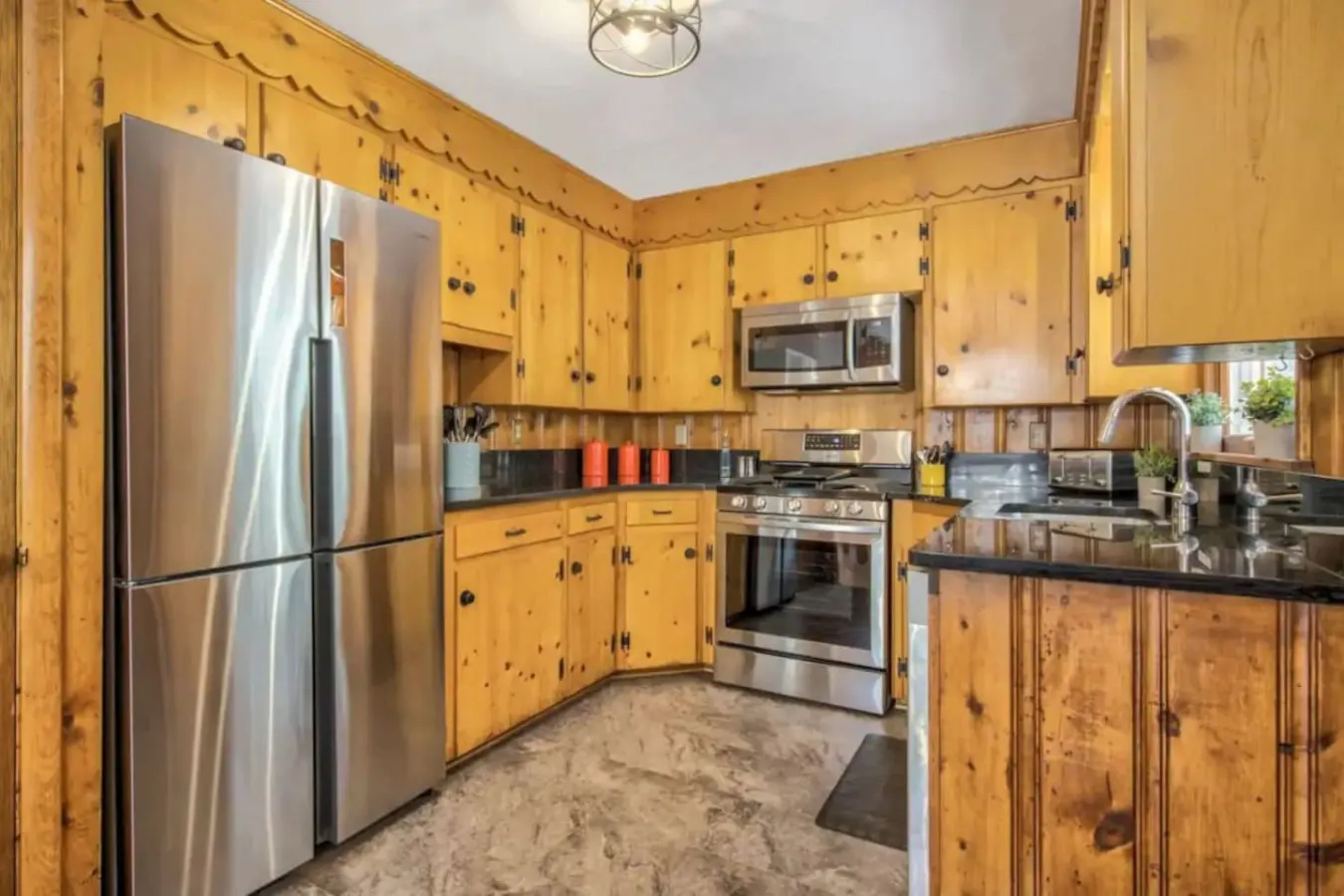 Serenity Pines Hideaway Mountain Retreat with Hot Tub, Views & Cozy Charm *Dog Friendly* 8
