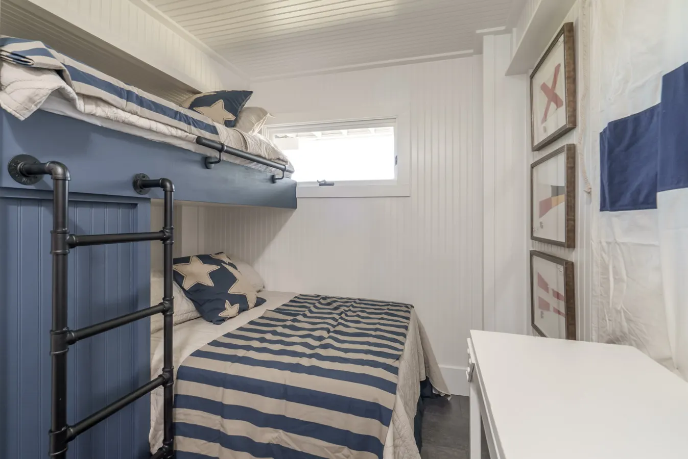 Serenity at the Sea 1 BDR Beachfront Apartment w/ Hot Tub 12