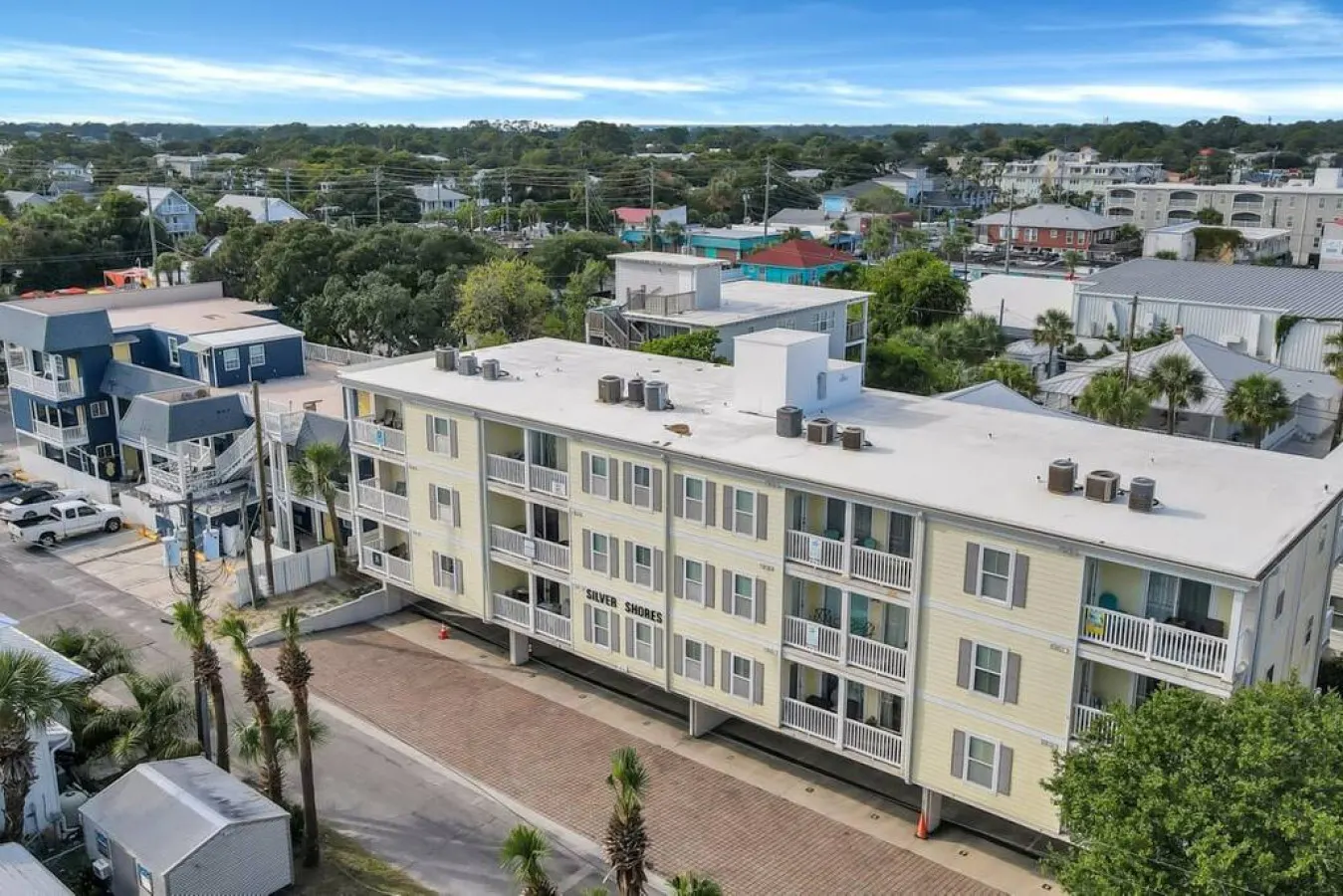 2 Bed Condo Walk to the Beach