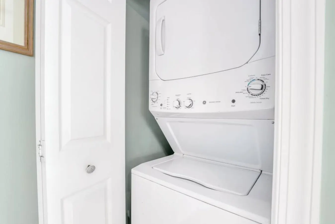 2 Bed Condo Walk to the Beach 19