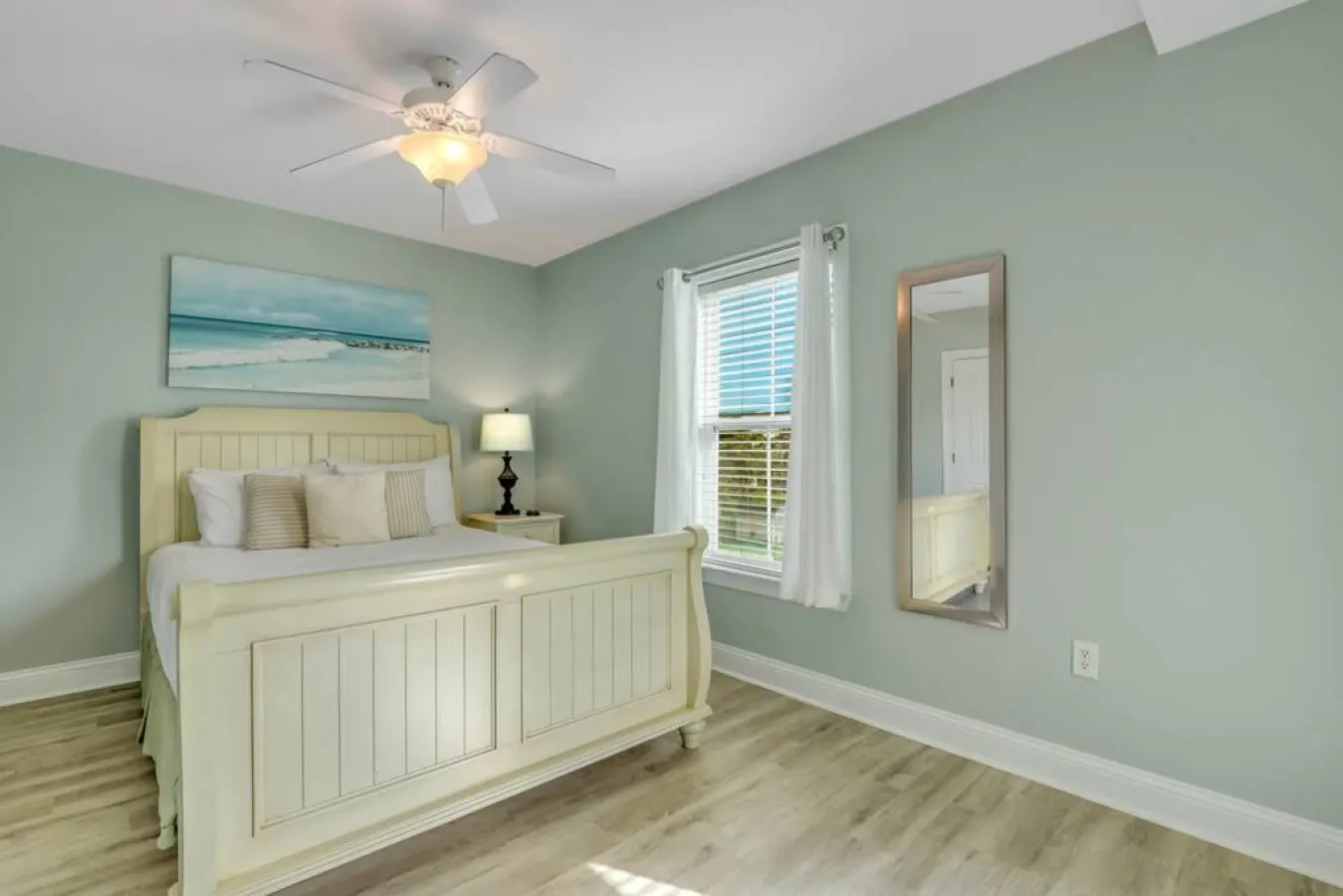 2 Bed Condo Walk to the Beach 20