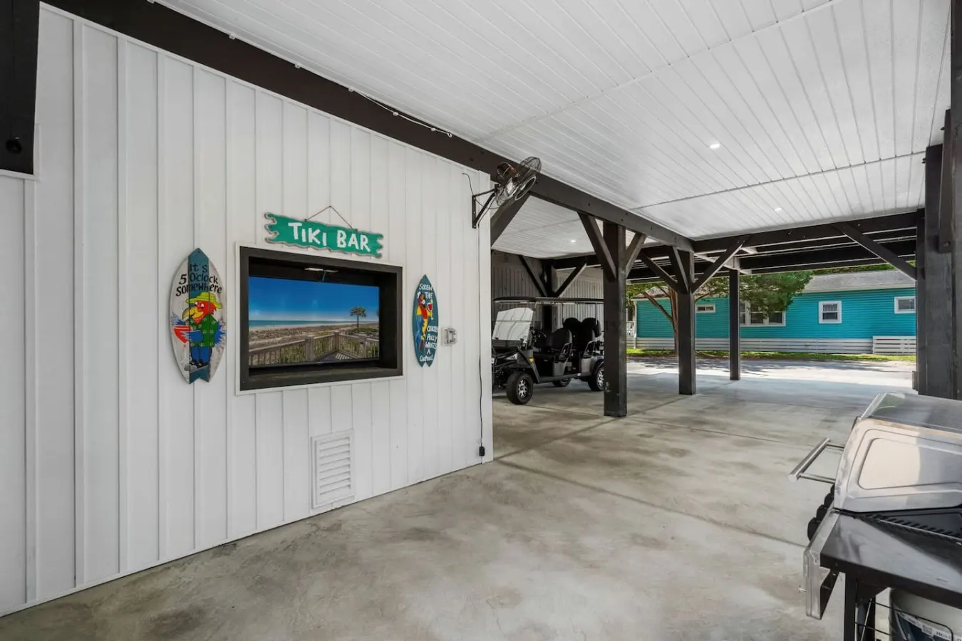 Luxury Beach House Elevator, Tiki Bar & Grill 11