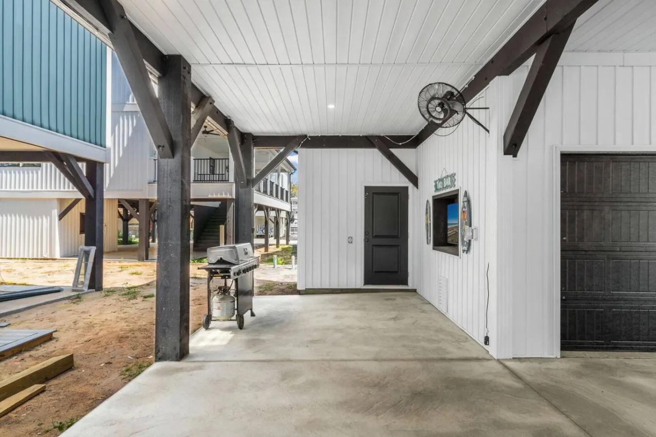 Luxury Beach House Elevator, Tiki Bar & Grill 12