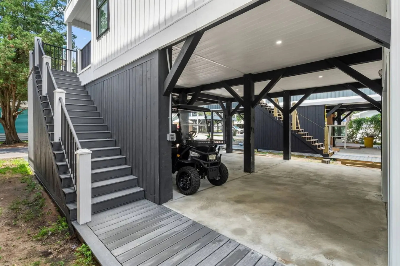 Luxury Beach House Elevator, Tiki Bar & Grill 13