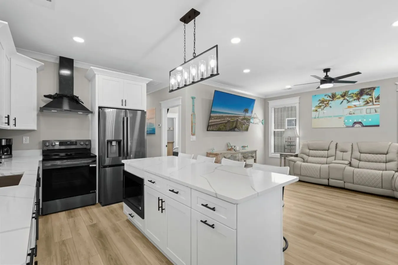 Luxury Beach House Elevator, Tiki Bar & Grill 20