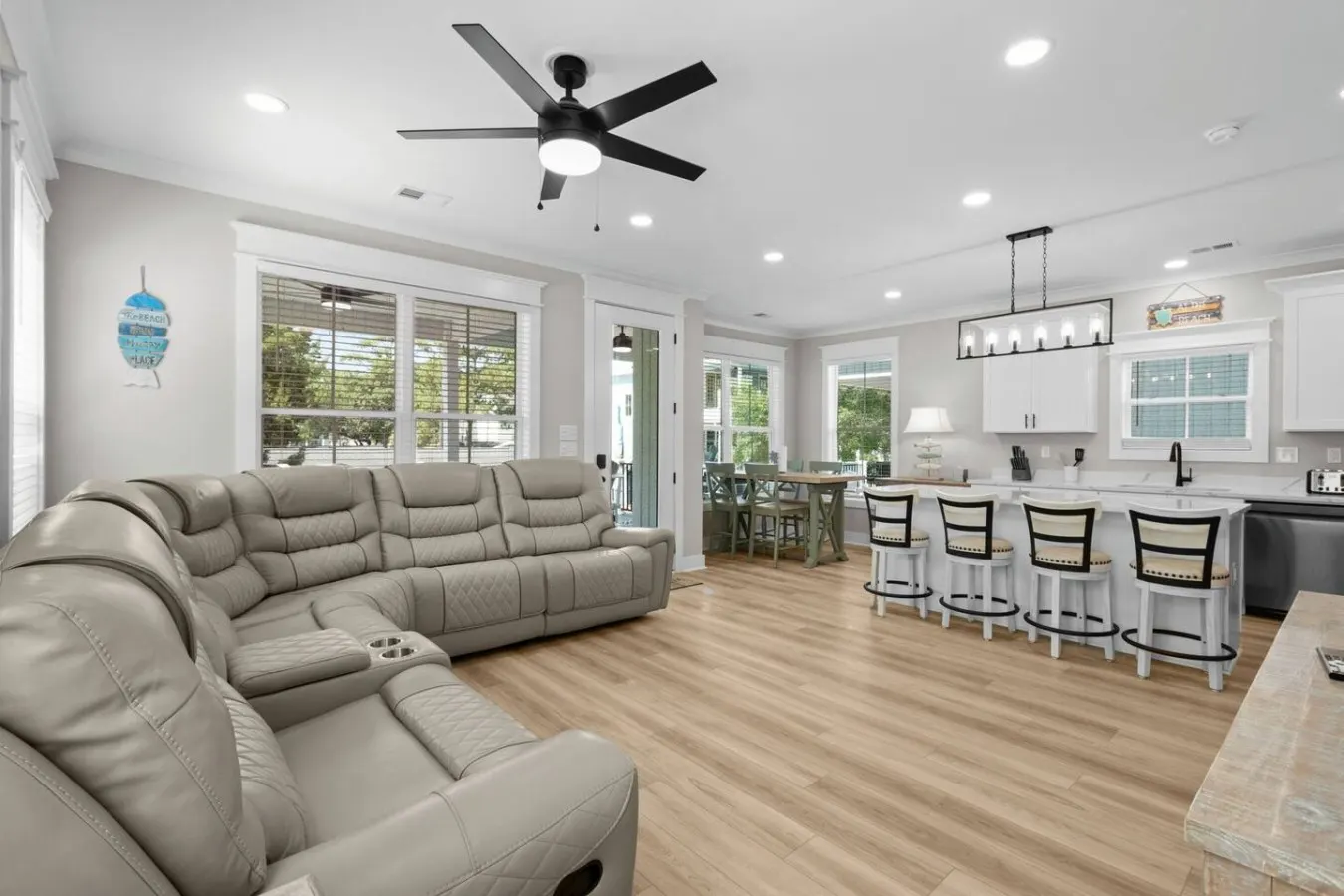 Luxury Beach House Elevator, Tiki Bar & Grill 6