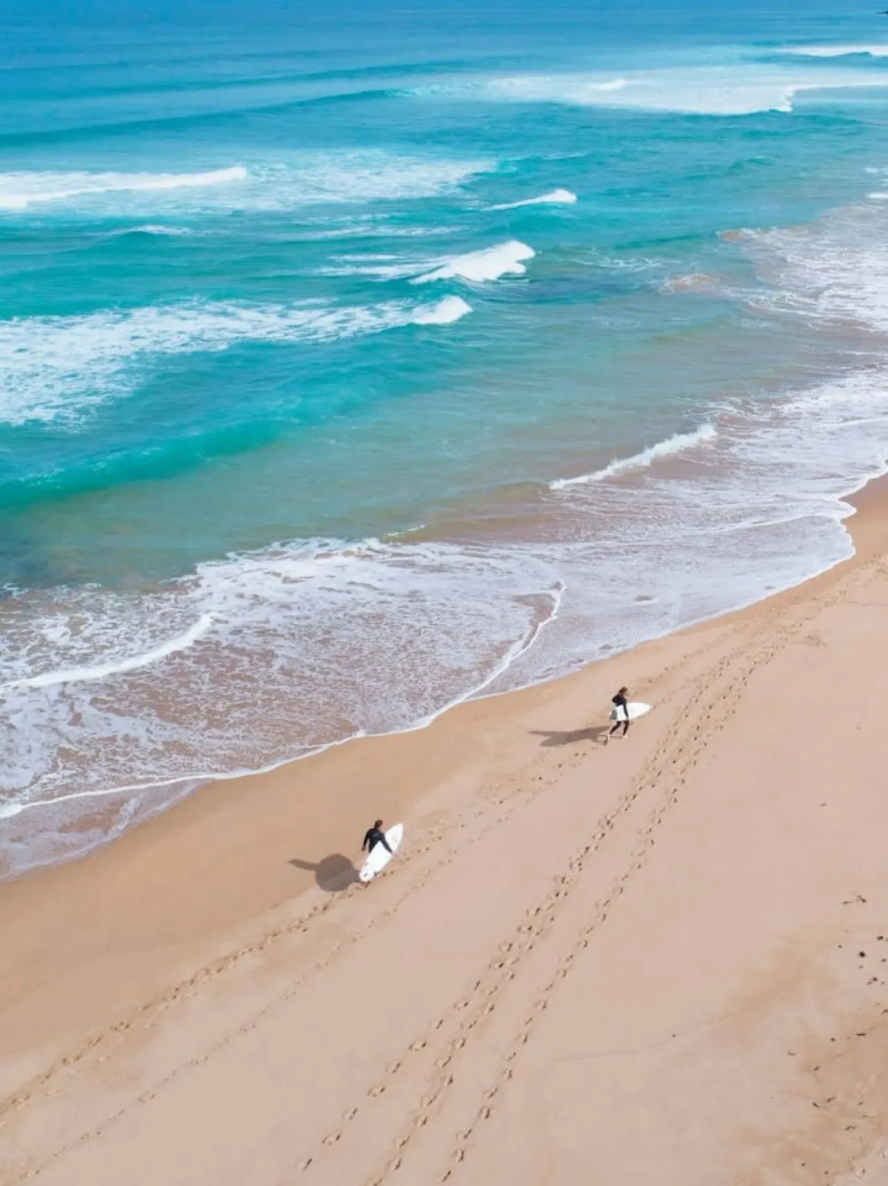 South Seas 5—Absolute Beachfront Escape near Cafés 19