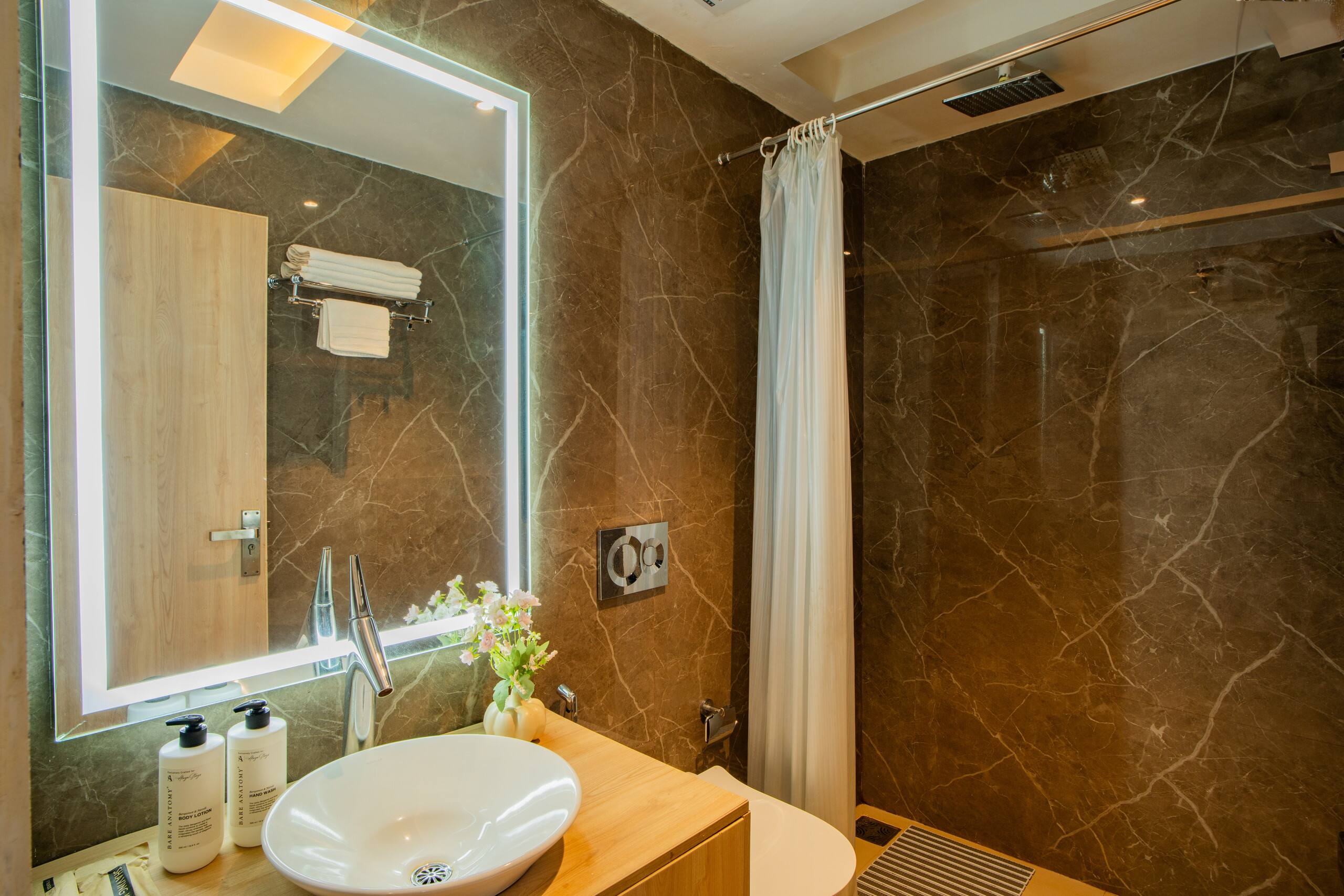 Retreat W/ Pool, & Restros Near Ashvem Beach 29