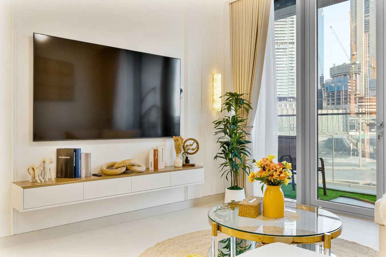 Serene Canal Escape Spacious 3BR + Maid Apt 12