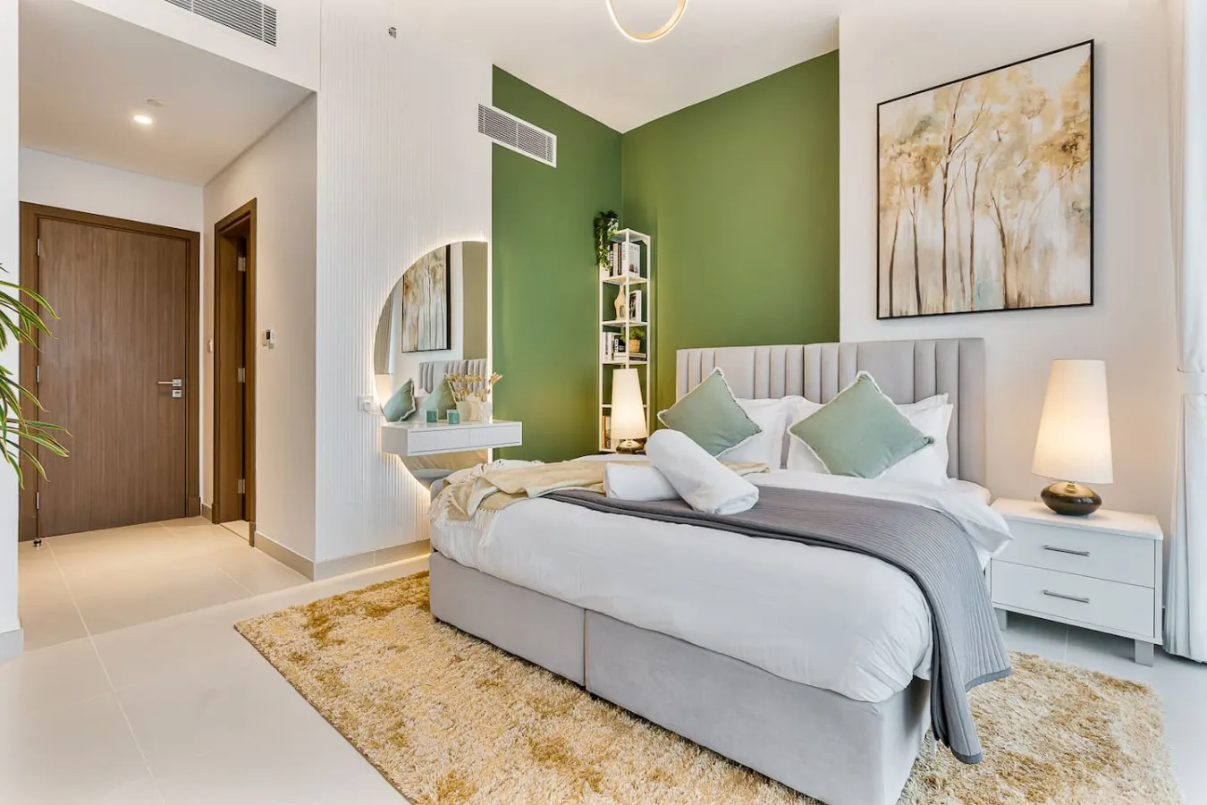 Serene Canal Escape Spacious 3BR + Maid Apt 19