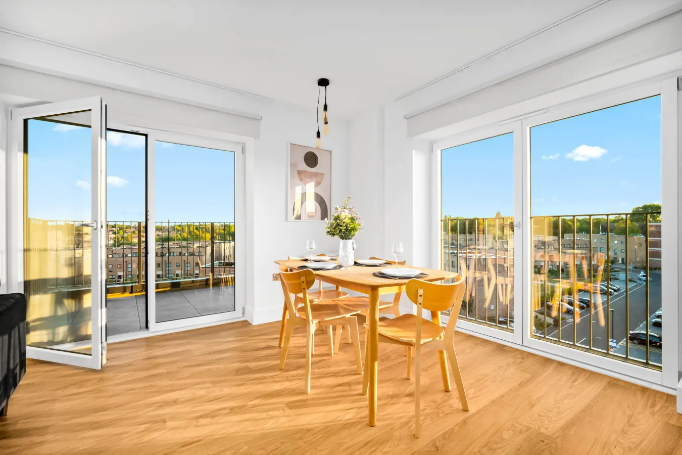 Stylish 2 Bed Apartment * Balcony * Netflix 5